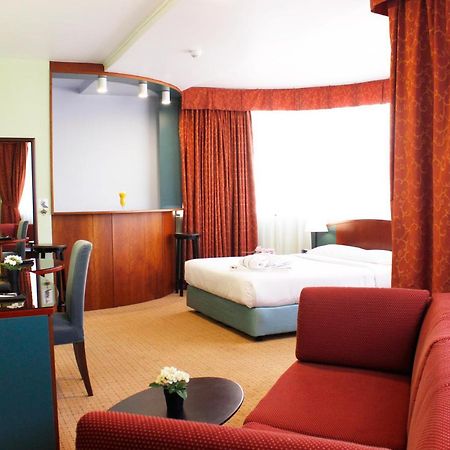 Al Diar Dana Hotel Abu Dhabi Eksteriør bilde
