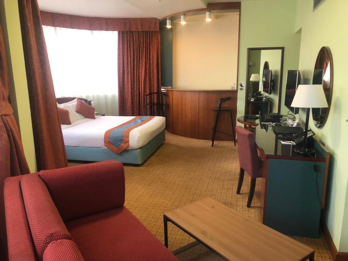 Al Diar Dana Hotel Abu Dhabi Eksteriør bilde