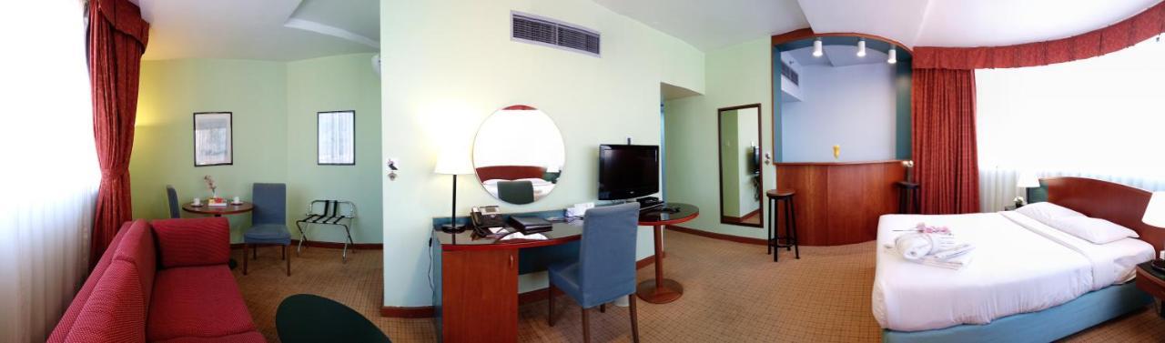 Al Diar Dana Hotel Abu Dhabi Eksteriør bilde