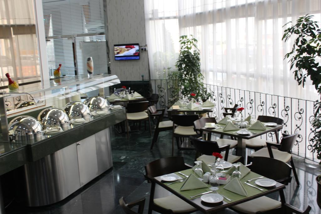 Al Diar Dana Hotel Abu Dhabi Eksteriør bilde
